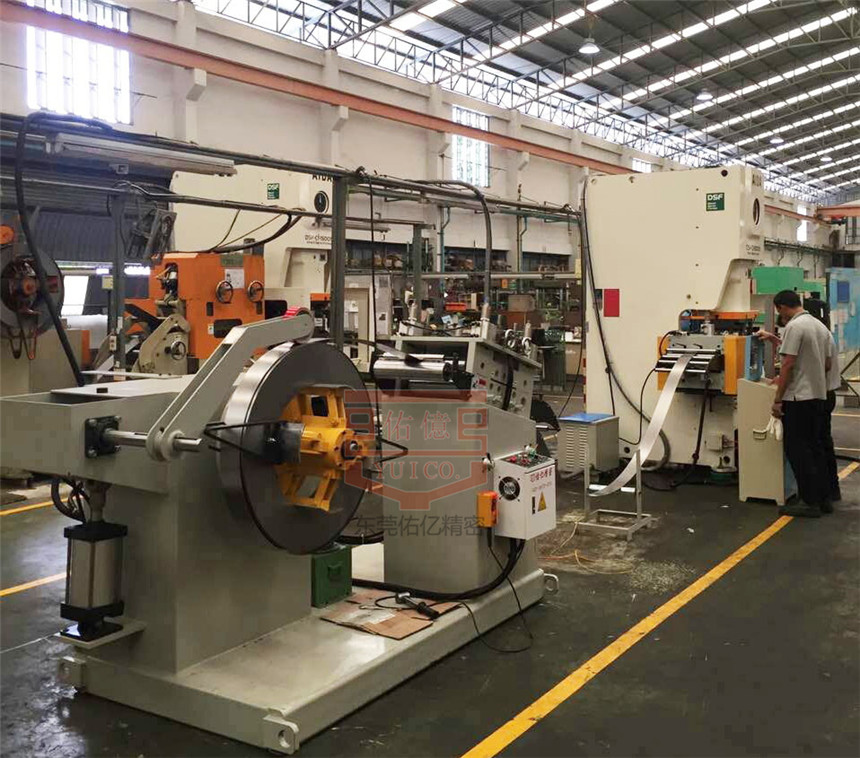 厚板GO整平機(jī)、NC伺服送料機(jī)配沖床視頻
