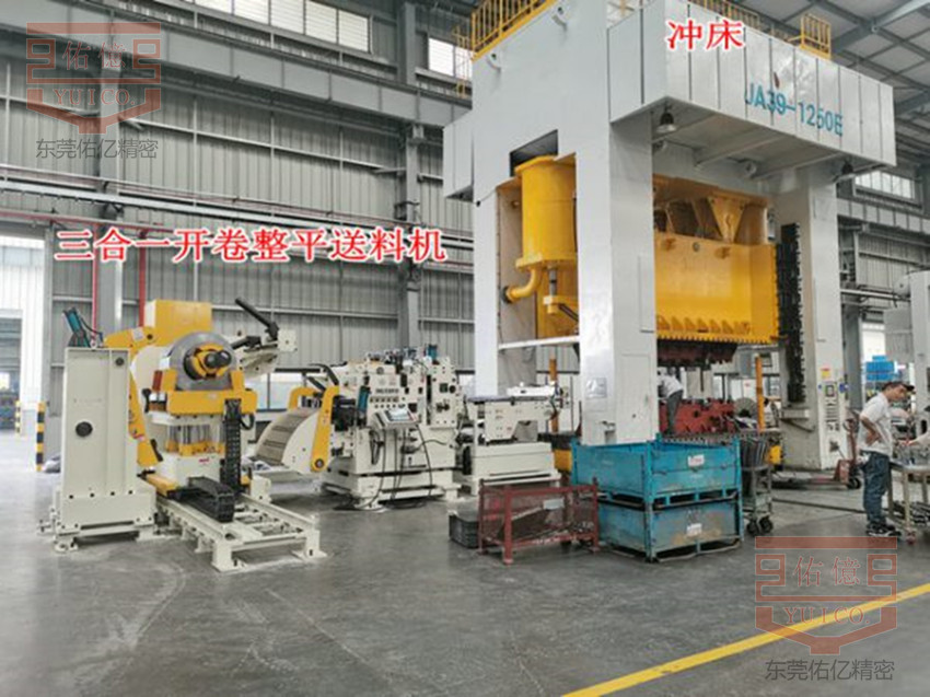 三合一開(kāi)卷整平送料機(jī)在汽車(chē)零配件沖壓中的作用分析