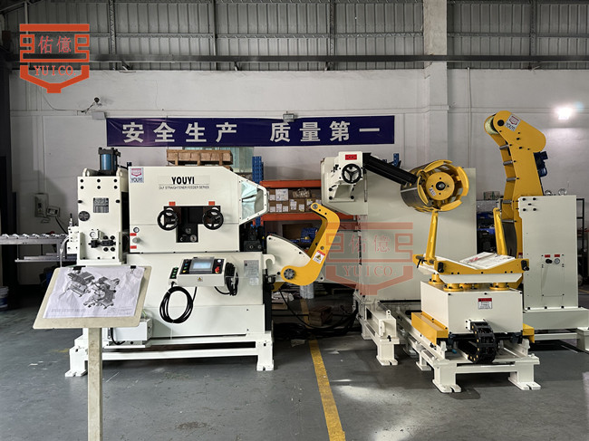 沖壓三合一送料機(jī)在沖壓自動(dòng)化中如何起到節(jié)省人工提高生產(chǎn)效率的？
